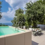 Villa With Pool And Amazing Views